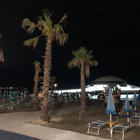 Apartament Klea In Strandnaehe Toplage Дуррес Экстерьер фото