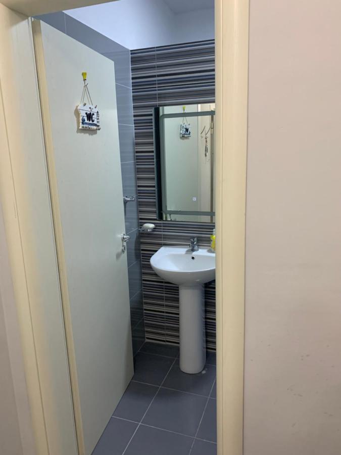 Apartament Klea In Strandnaehe Toplage Дуррес Экстерьер фото