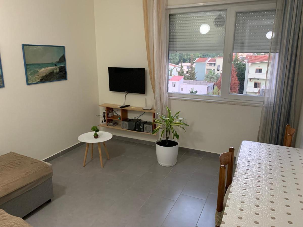 Apartament Klea In Strandnaehe Toplage Дуррес Экстерьер фото